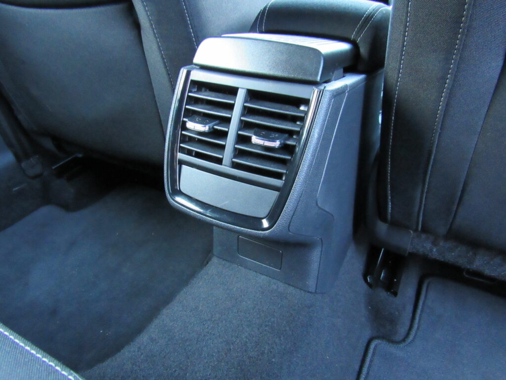 SKODA Kamiq Exposé-Bild 26