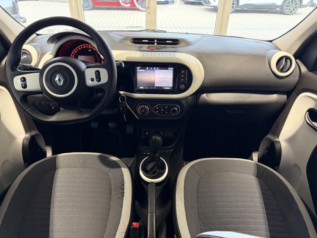 Renault Twingo Exposé-Bild 8
