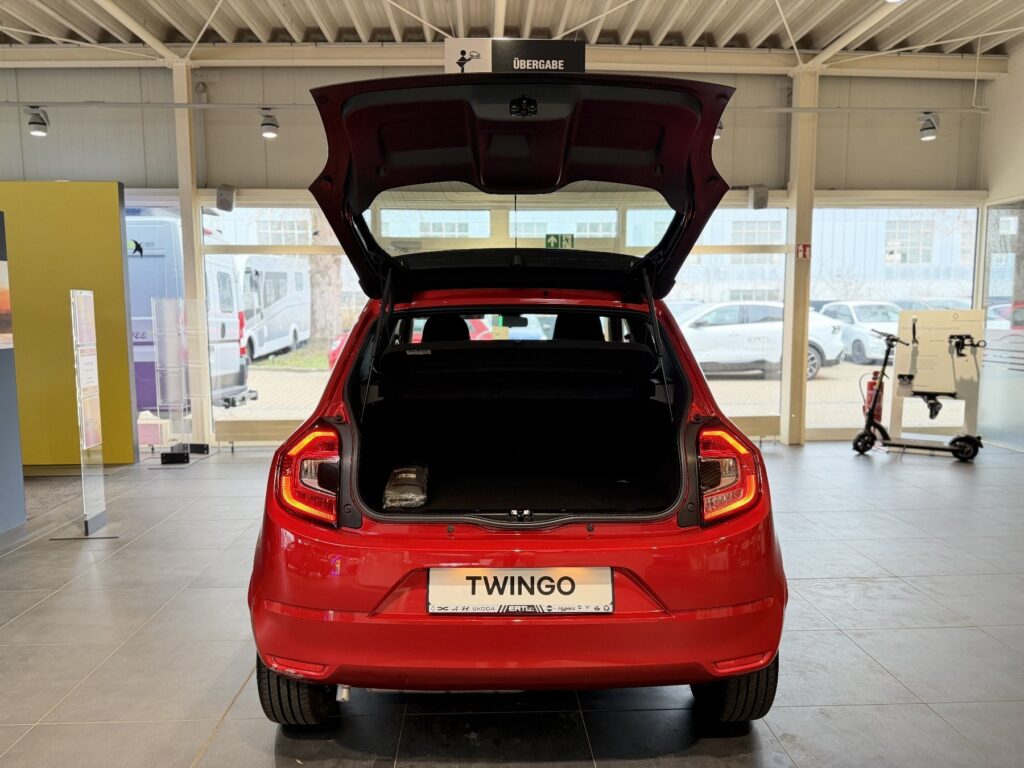 Renault Twingo Exposé-Bild 11