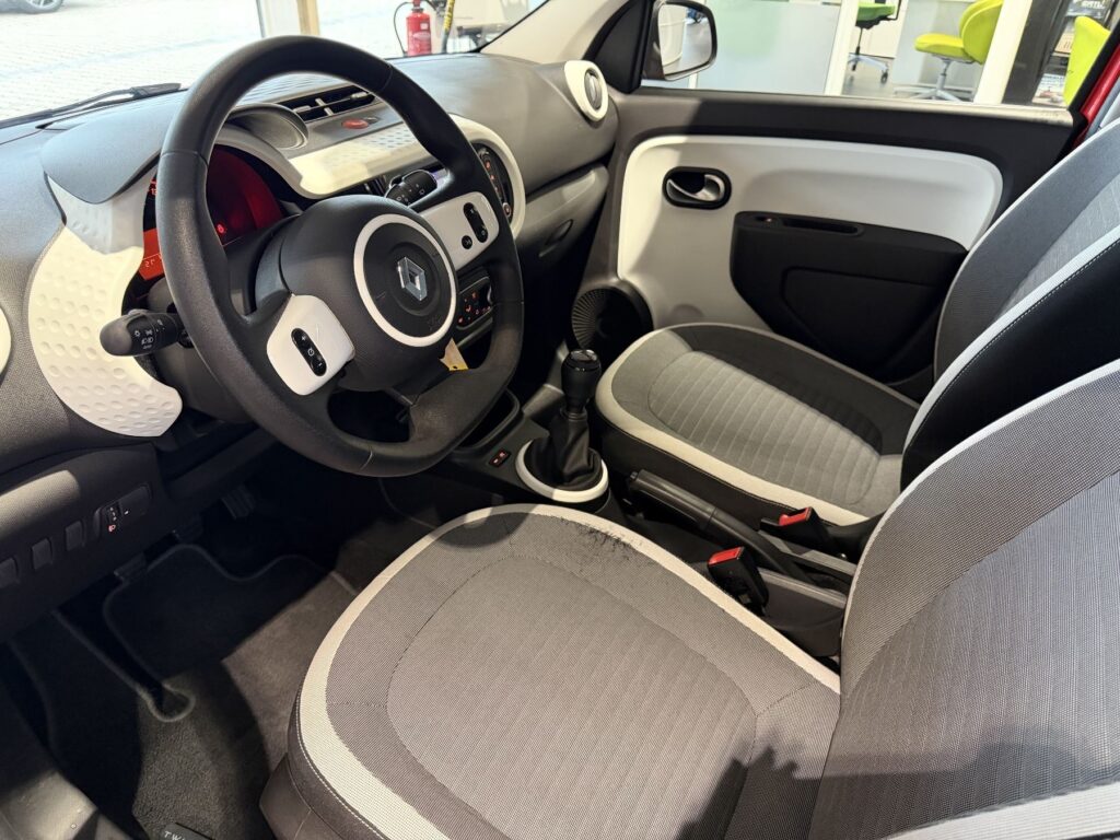 Renault Twingo Exposé-Bild 13