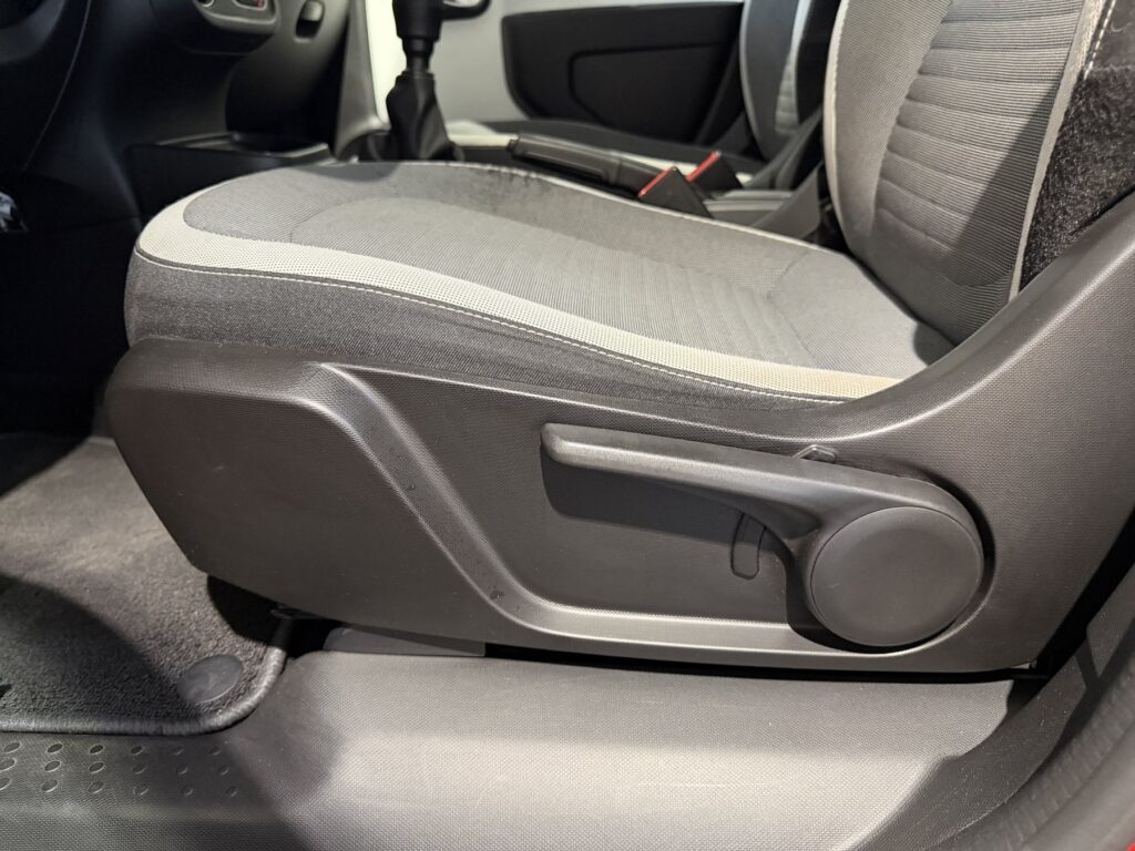 Renault Twingo Exposé-Bild 14