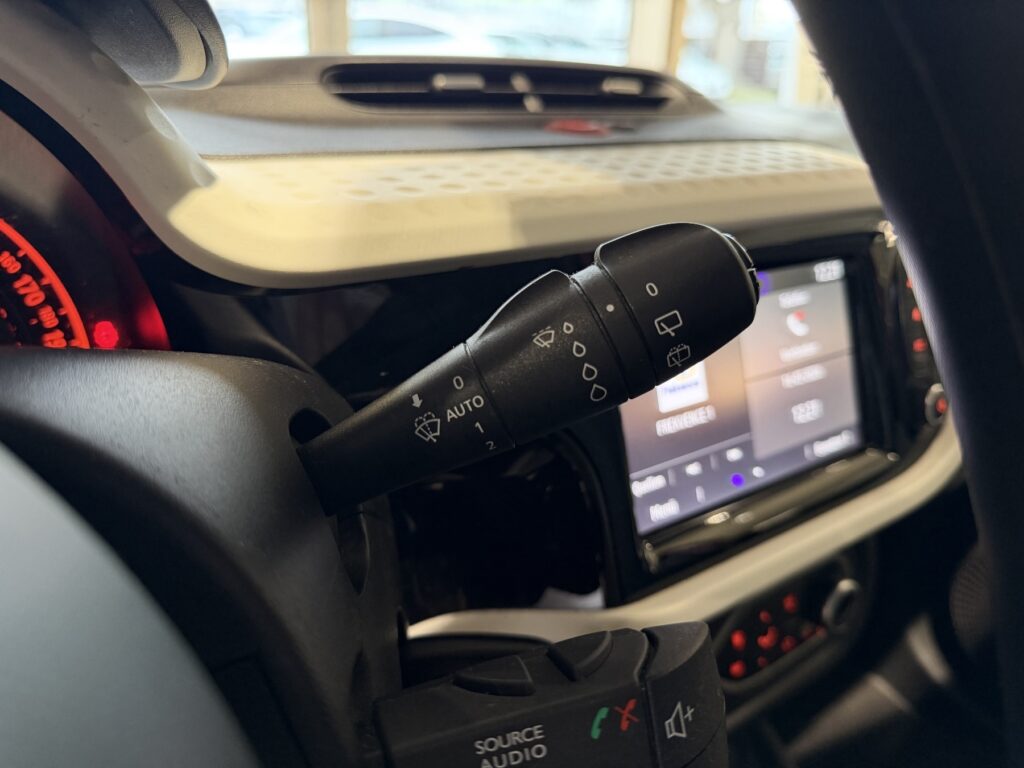 Renault Twingo Exposé-Bild 18