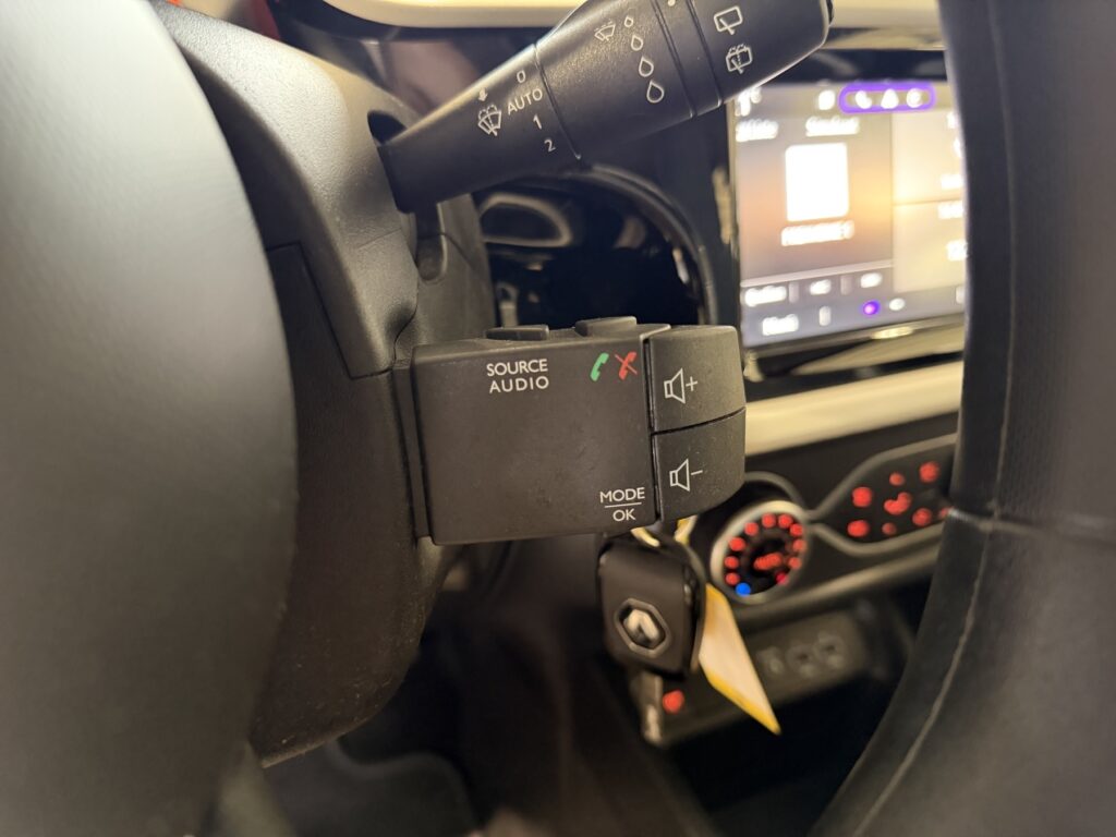 Renault Twingo Exposé-Bild 19