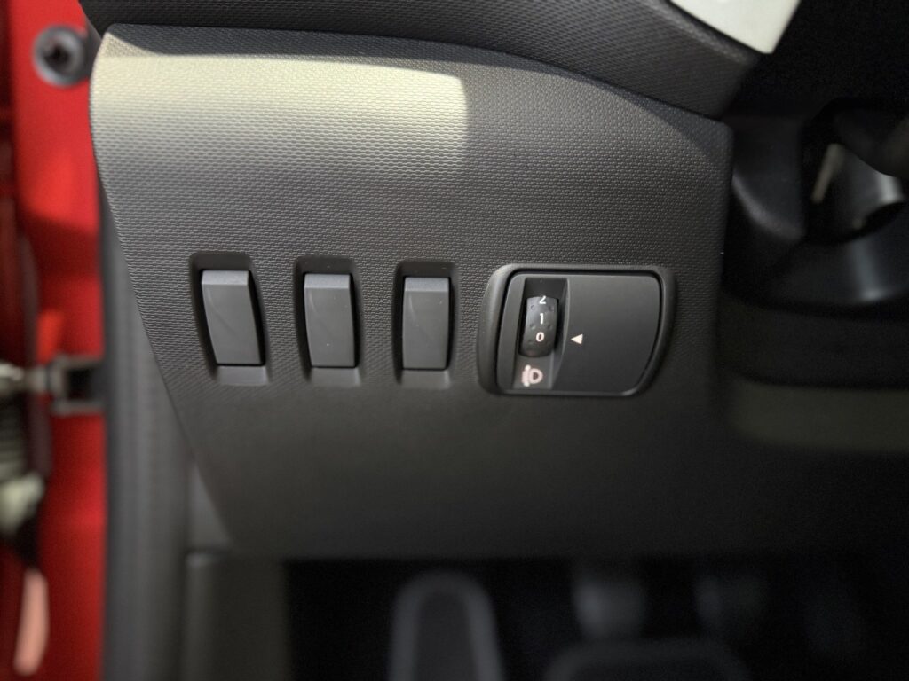 Renault Twingo Exposé-Bild 21