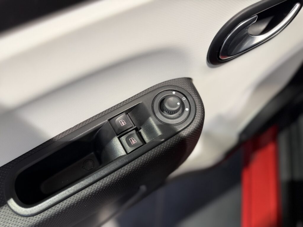 Renault Twingo Exposé-Bild 22