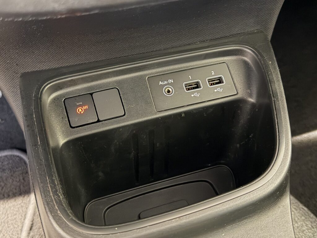 Renault Twingo Exposé-Bild 27