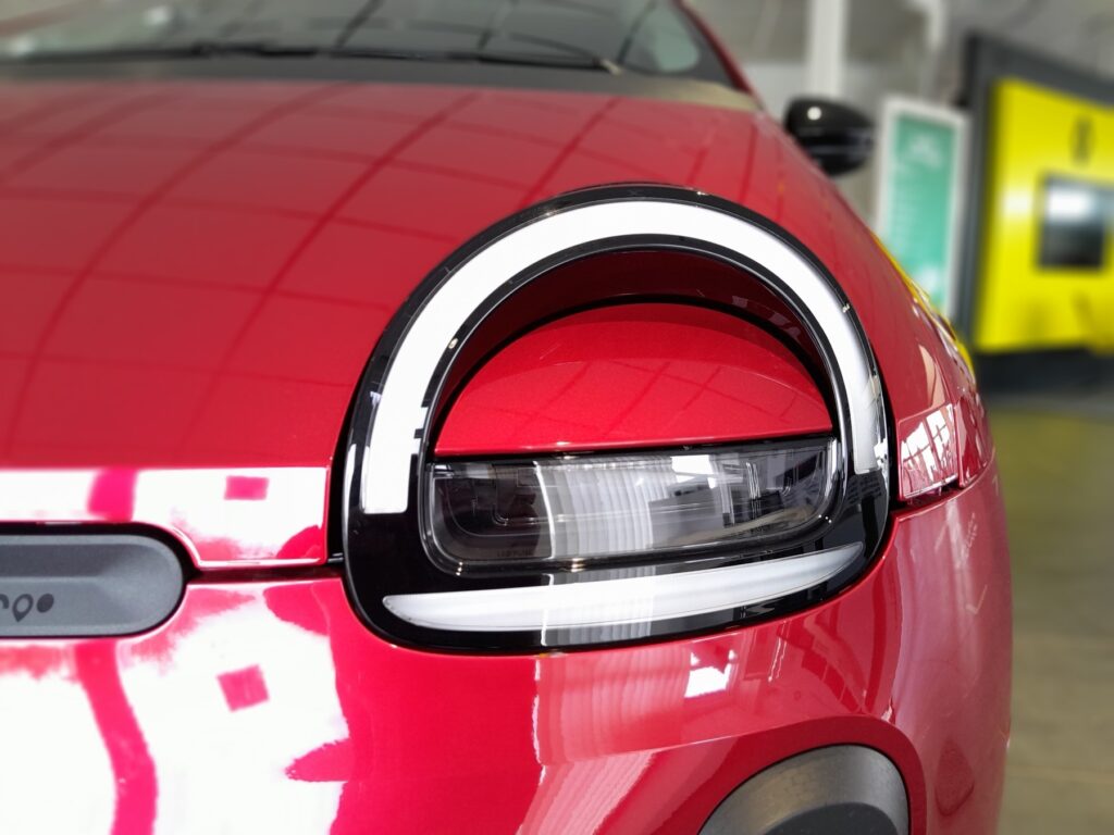 Renault Twingo Exposé-Bild 3