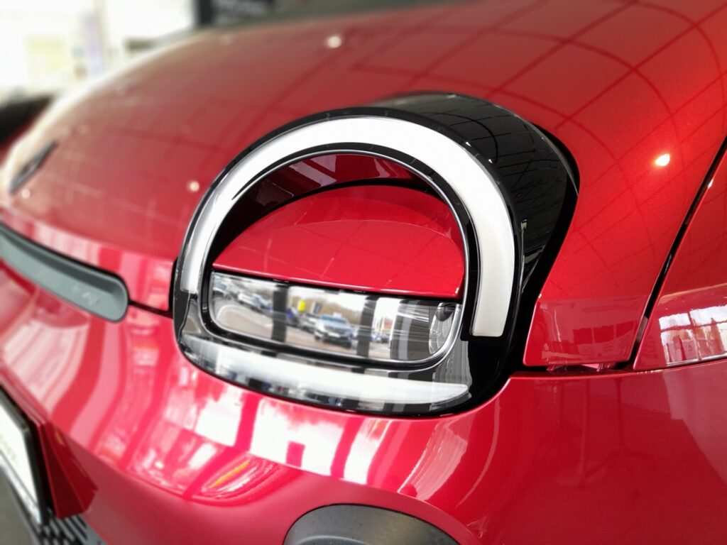 Renault Twingo Exposé-Bild 4