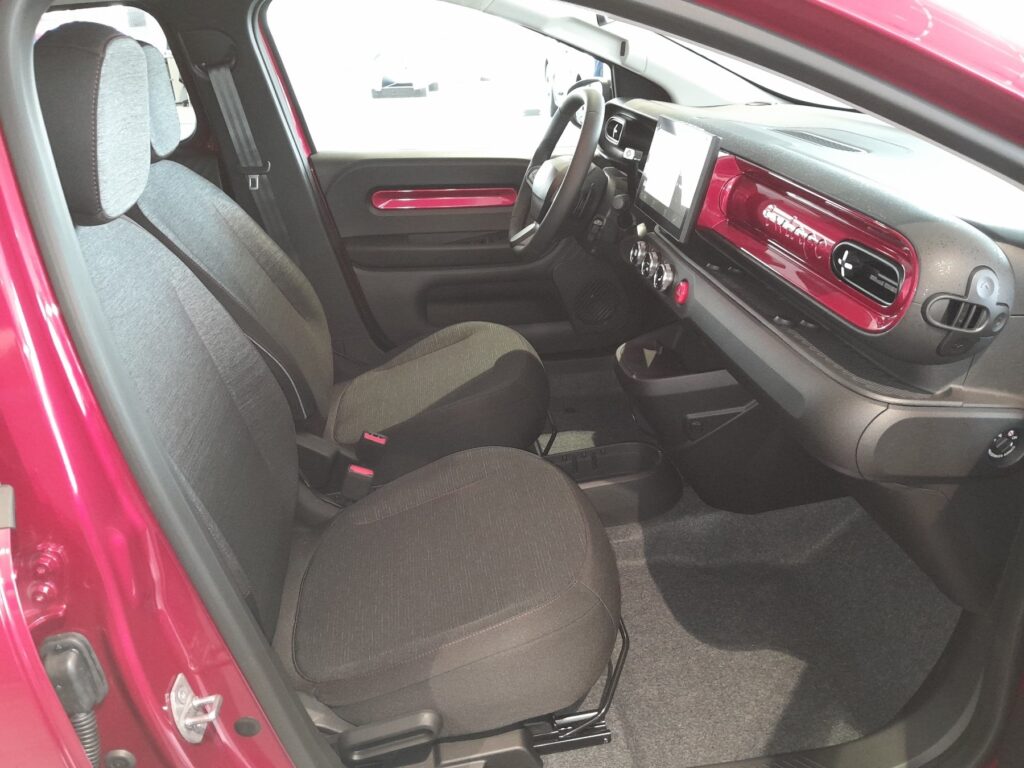 Renault Twingo Exposé-Bild 7