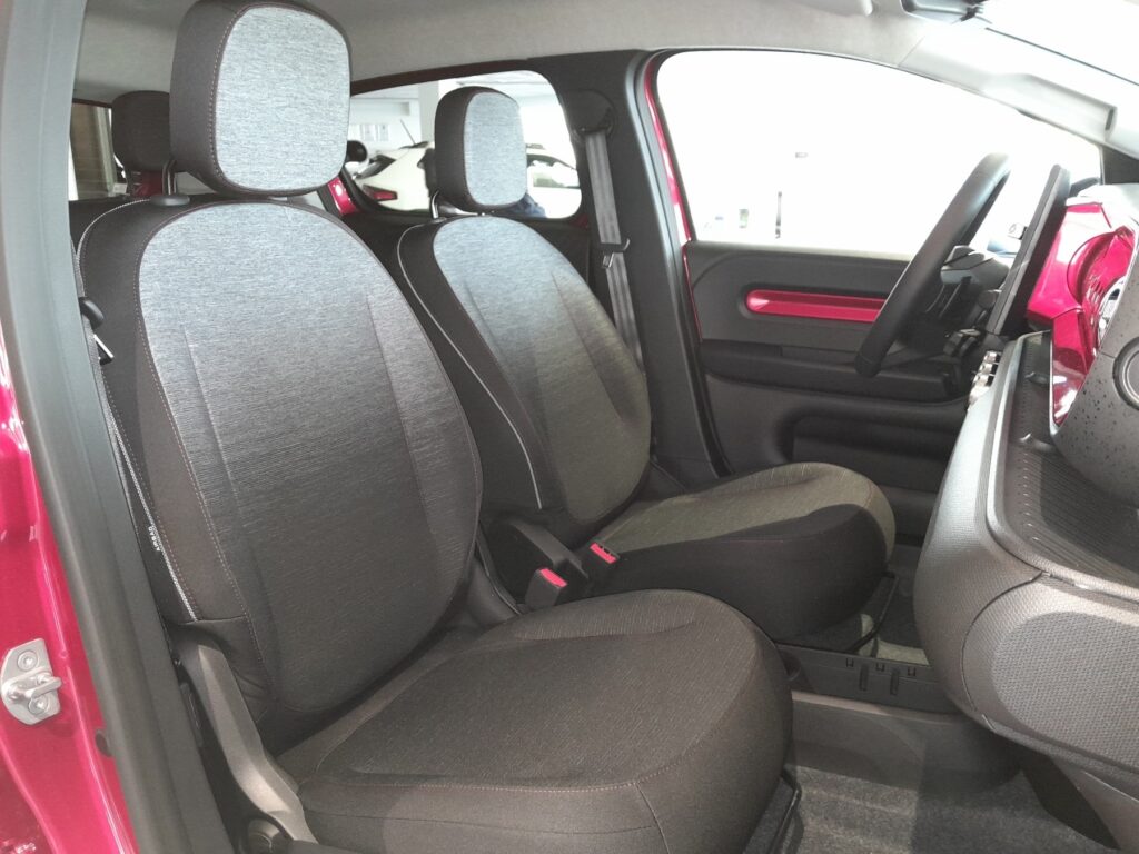 Renault Twingo Exposé-Bild 9