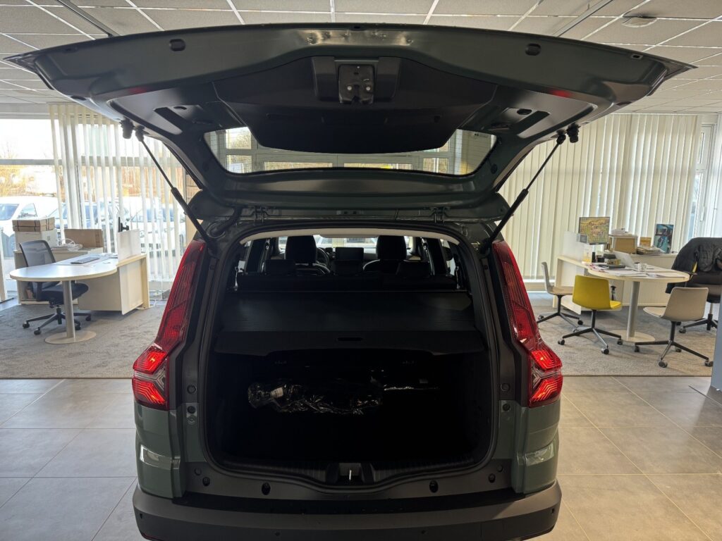 Dacia Jogger Exposé-Bild 9