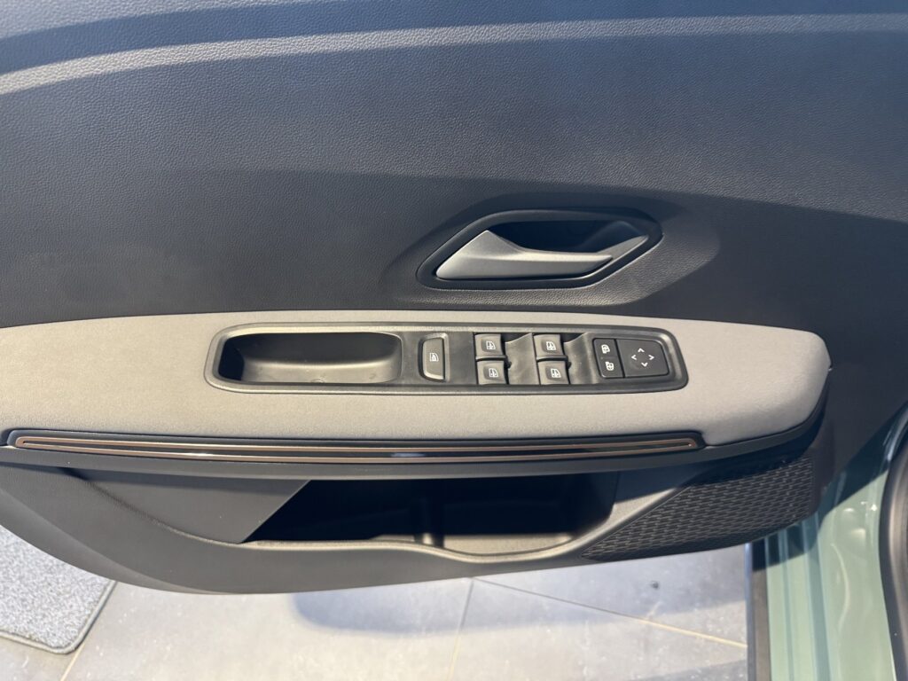 Dacia Jogger Exposé-Bild 10