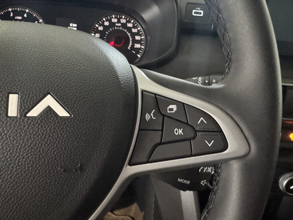 Dacia Jogger Exposé-Bild 17