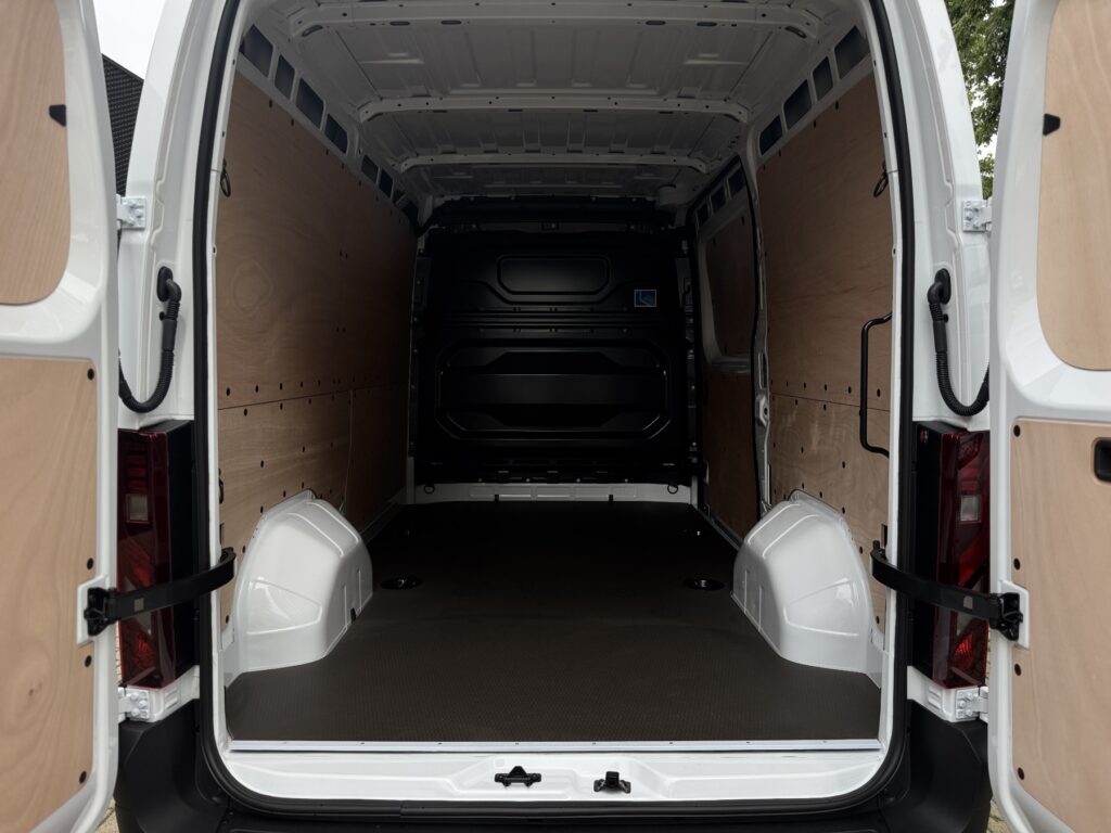 Renault Master Exposé-Bild 30