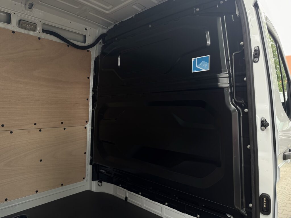 Renault Master Exposé-Bild 35