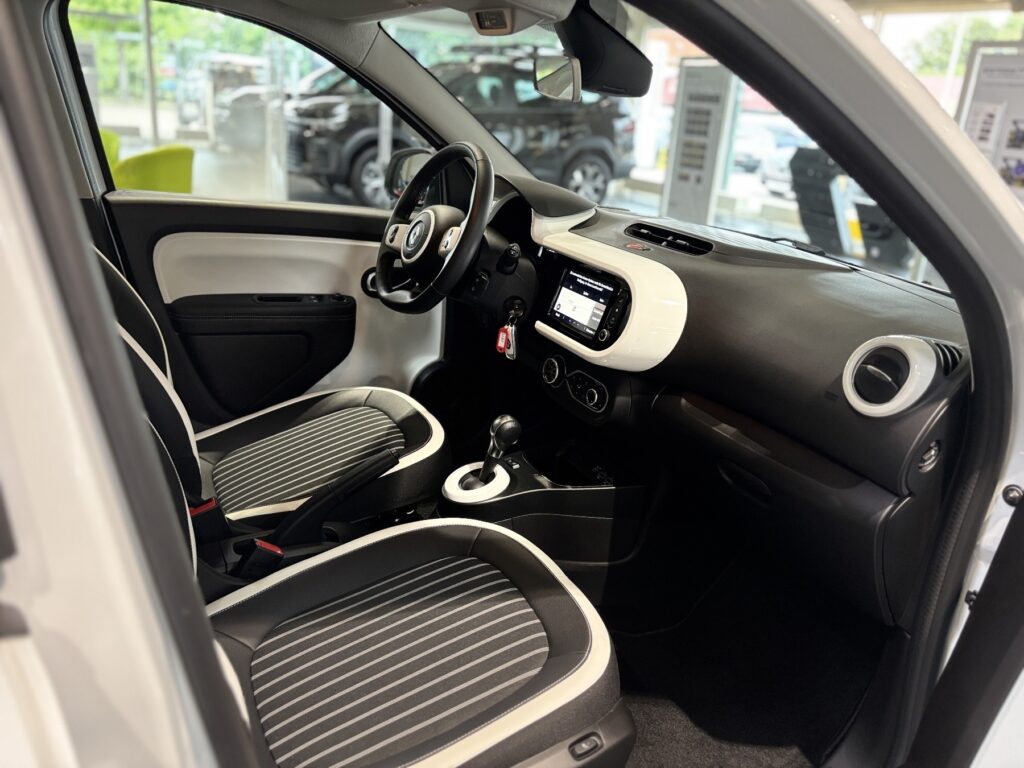 Renault Twingo Exposé-Bild 4
