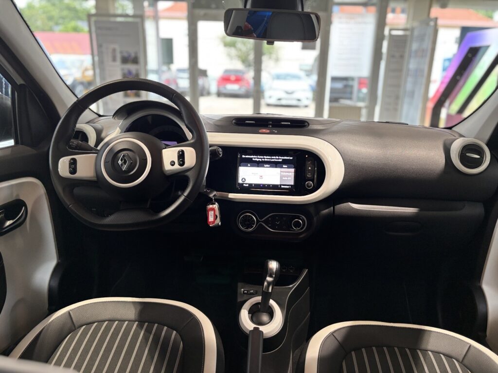 Renault Twingo Exposé-Bild 6