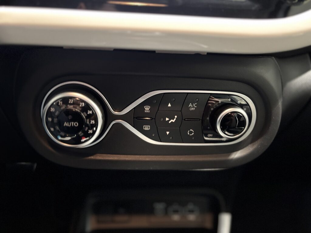 Renault Twingo Exposé-Bild 9