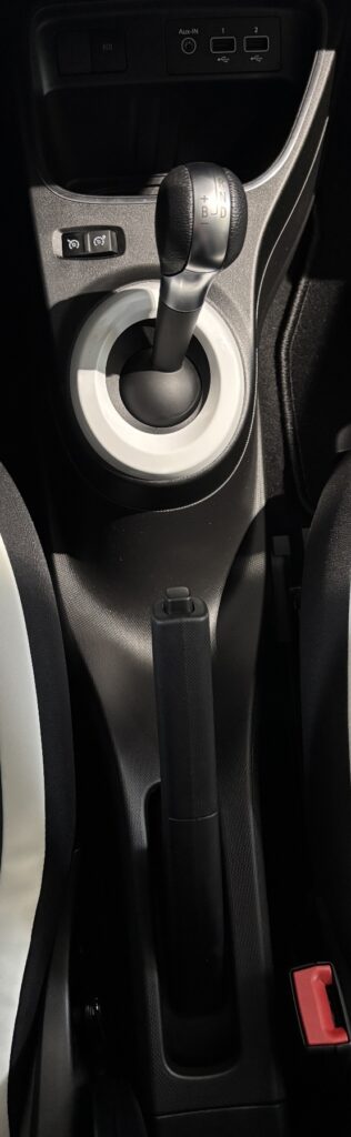 Renault Twingo Exposé-Bild 10