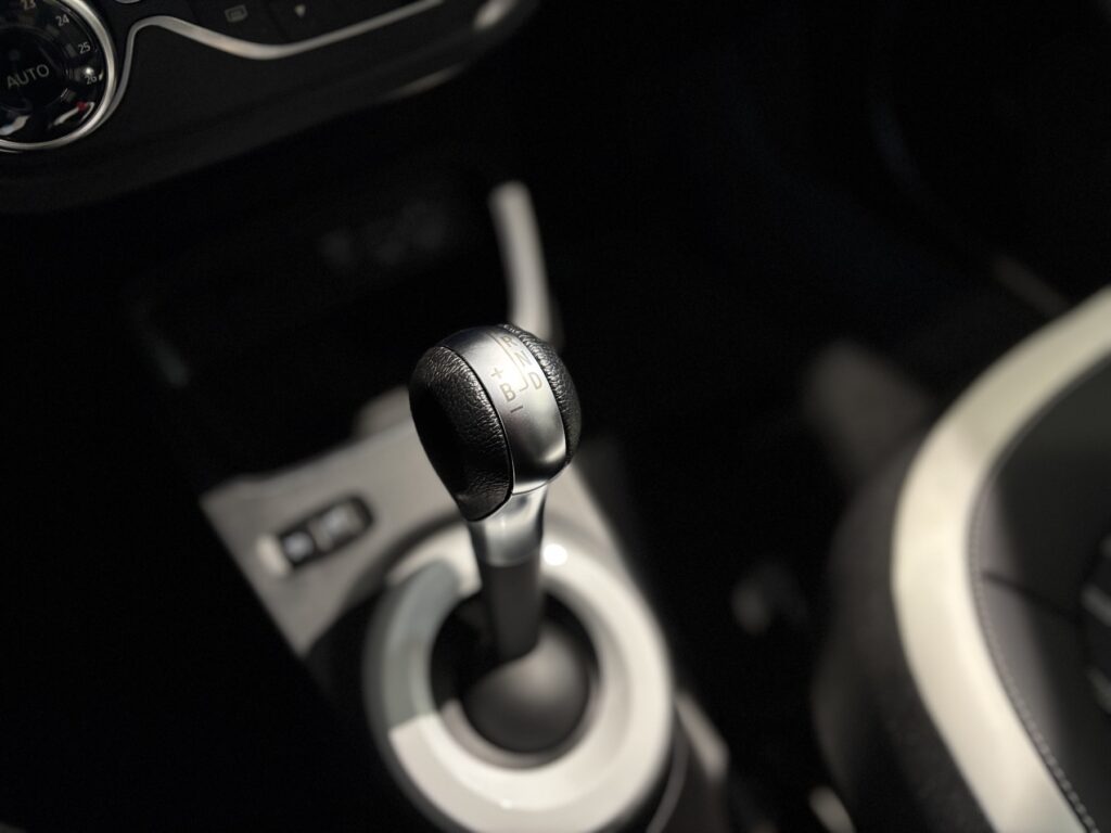 Renault Twingo Exposé-Bild 13