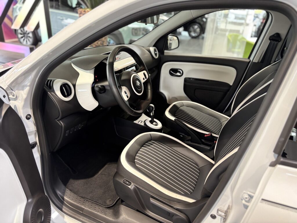 Renault Twingo Exposé-Bild 18