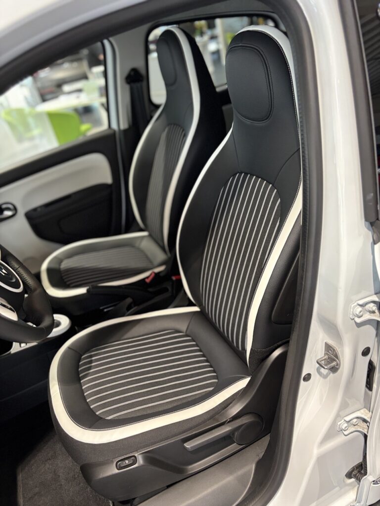Renault Twingo Exposé-Bild 19