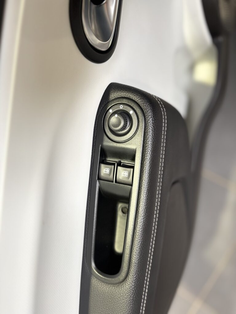 Renault Twingo Exposé-Bild 32