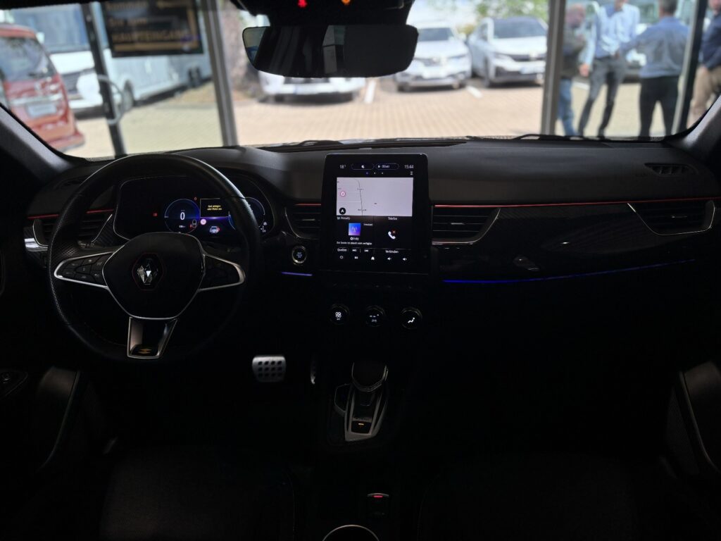Renault Arkana Exposé-Bild 8