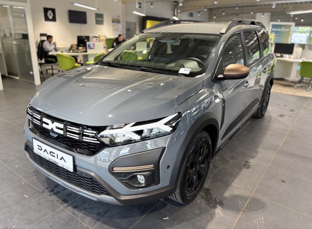 Dacia Jogger Exposé-Bild 1