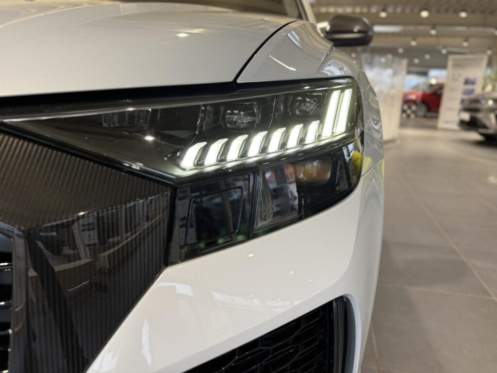 AUDI RSQ8 Exposé-Bild 4