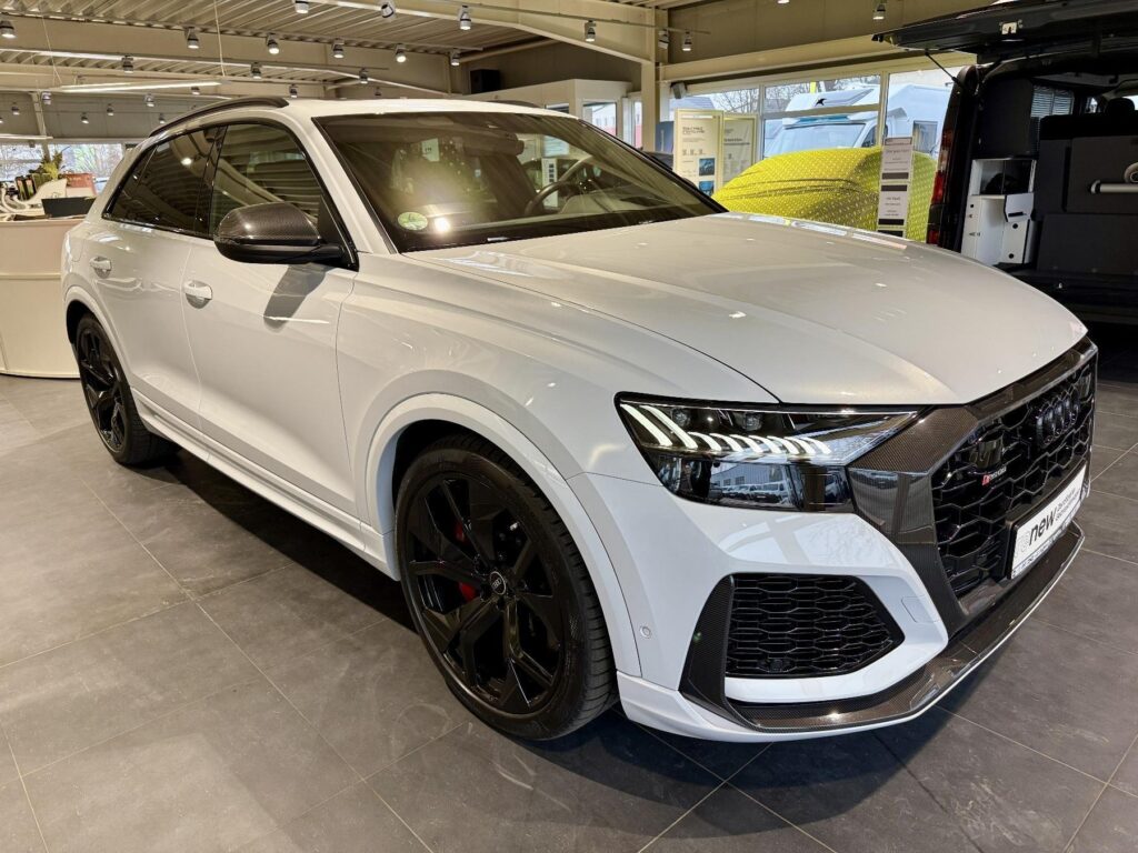 AUDI RSQ8 Exposé-Bild 12