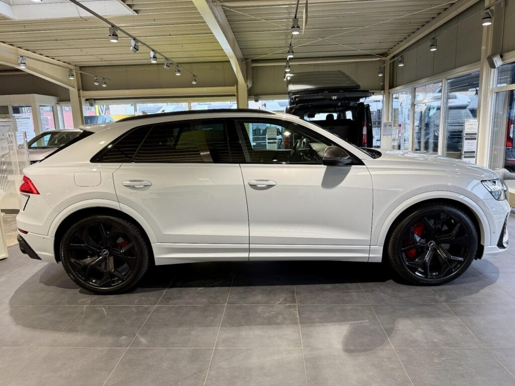 AUDI RSQ8 Exposé-Bild 13