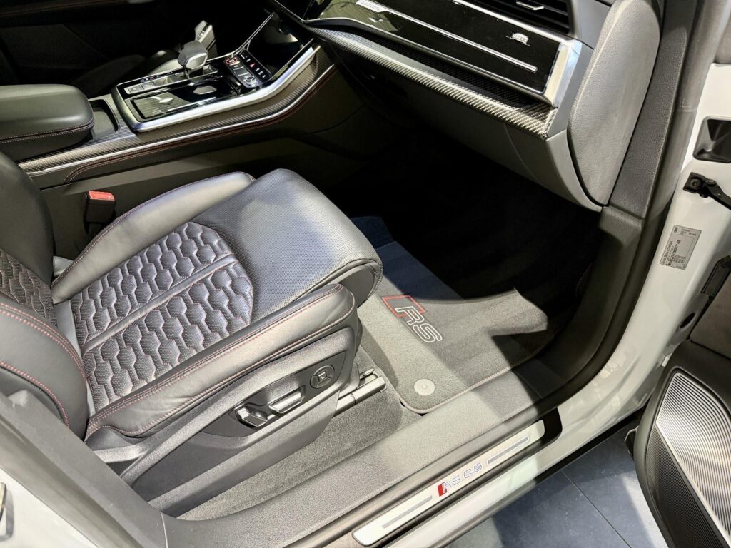 AUDI RSQ8 Exposé-Bild 14