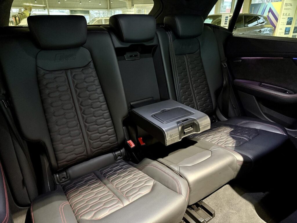 AUDI RSQ8 Exposé-Bild 21