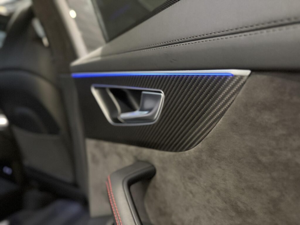 AUDI RSQ8 Exposé-Bild 24