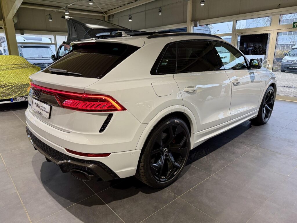AUDI RSQ8 Exposé-Bild 27