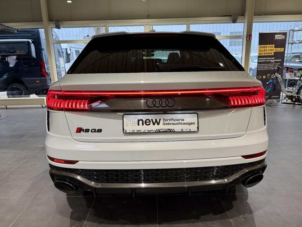 AUDI RSQ8 Exposé-Bild 28