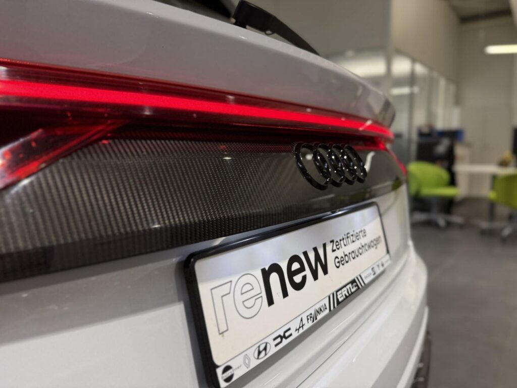AUDI RSQ8 Exposé-Bild 29