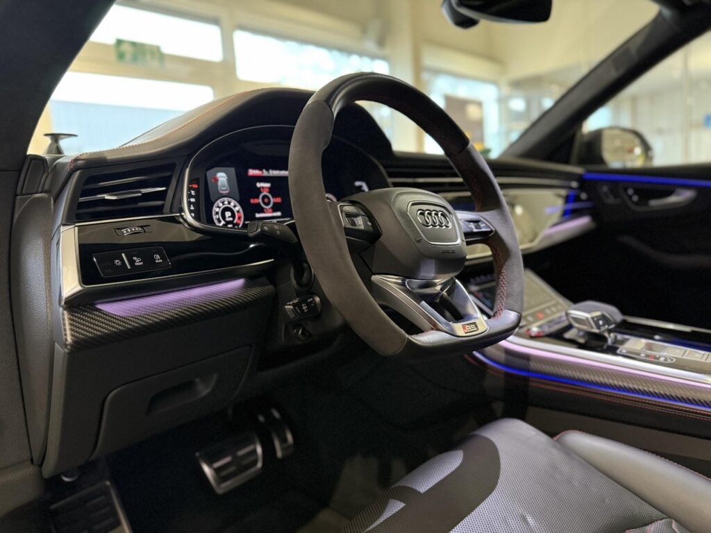 AUDI RSQ8 Exposé-Bild 36