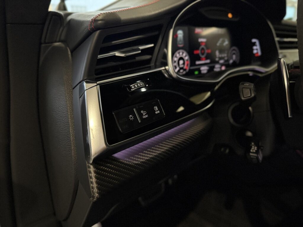 AUDI RSQ8 Exposé-Bild 38