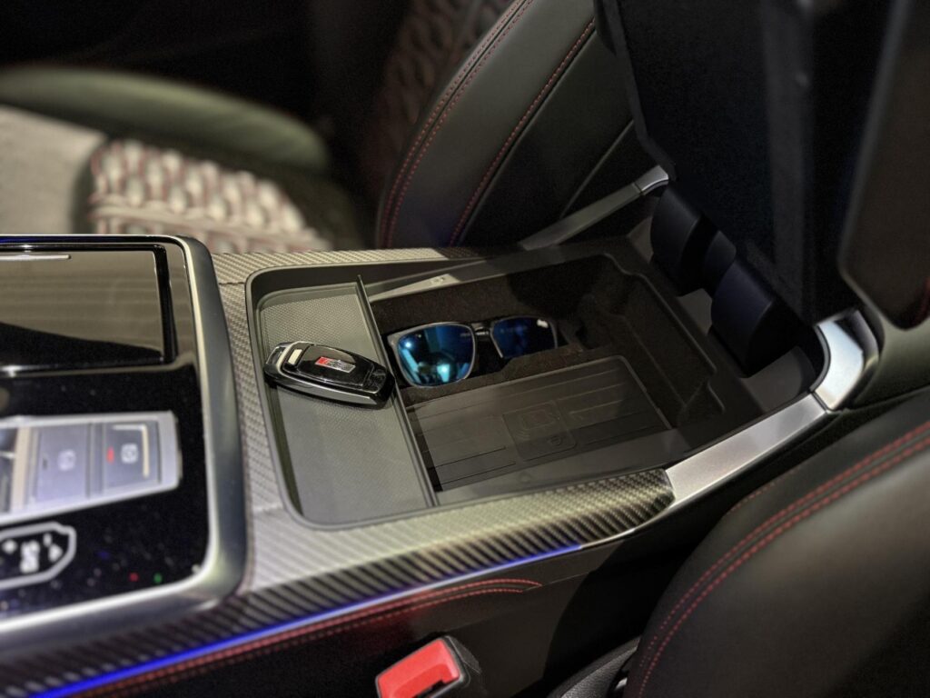 AUDI RSQ8 Exposé-Bild 40