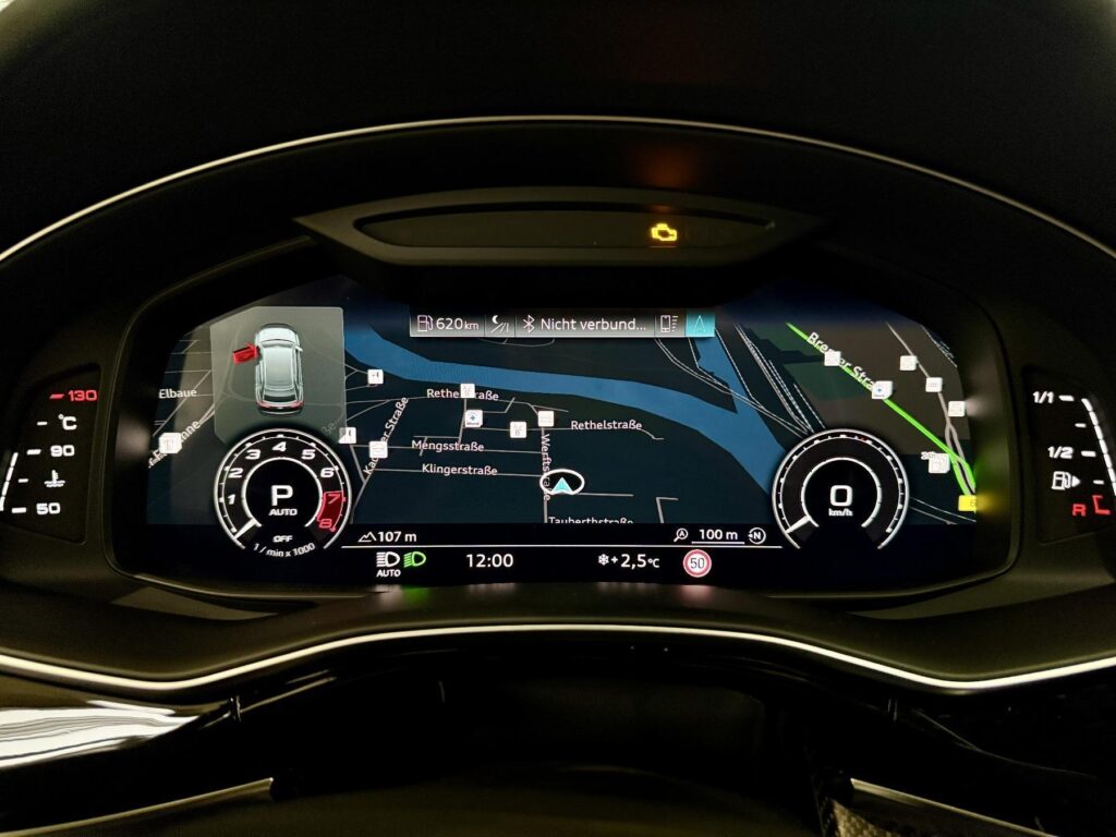 AUDI RSQ8 Exposé-Bild 45