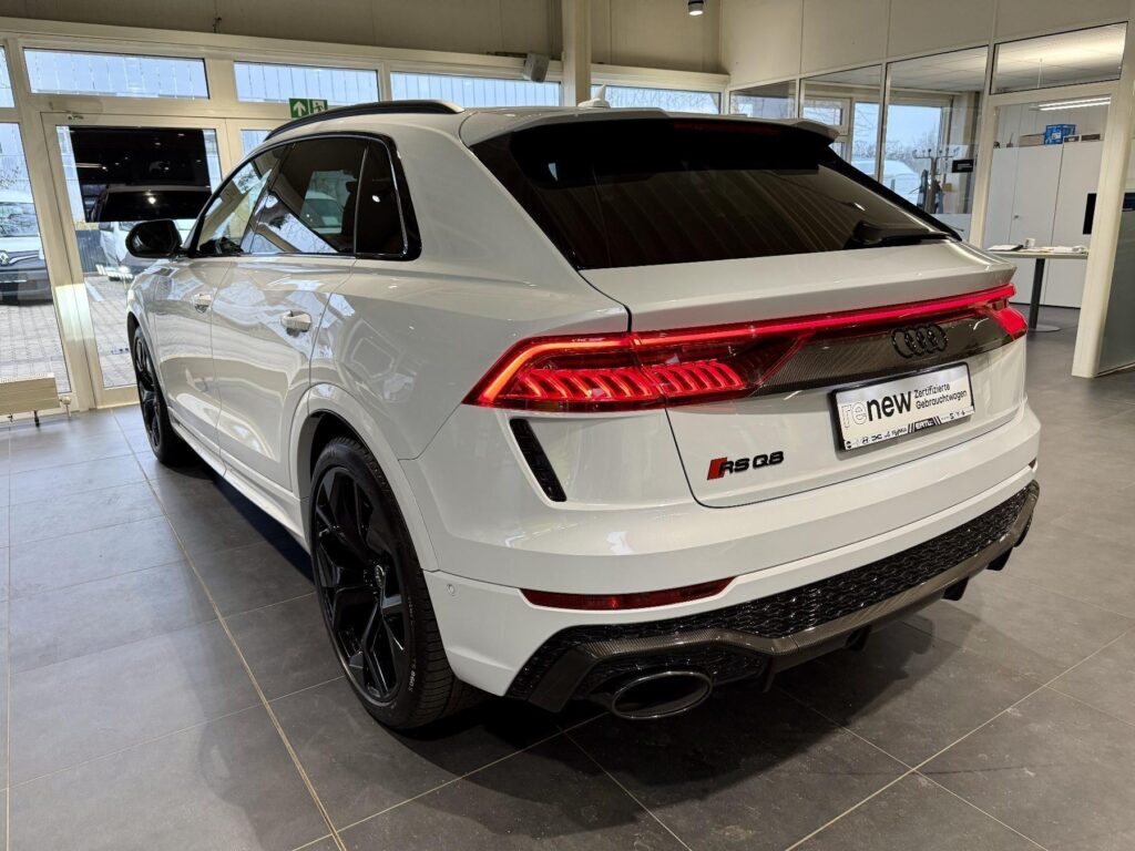 AUDI RSQ8 Exposé-Bild 46
