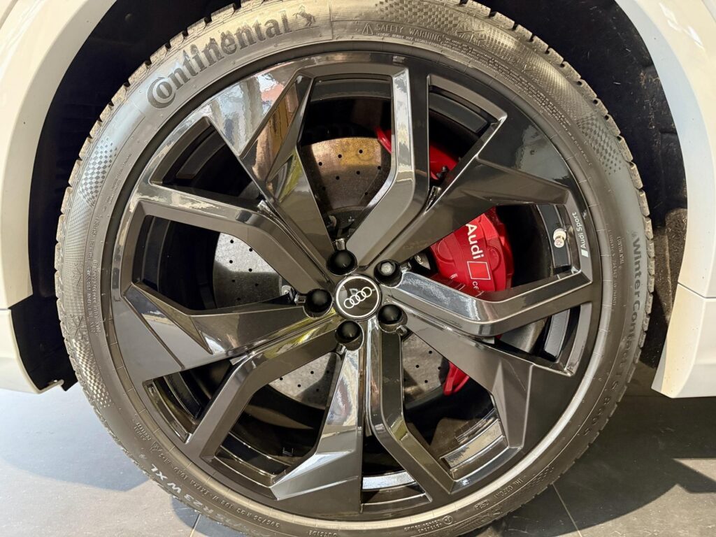 AUDI RSQ8 Exposé-Bild 50
