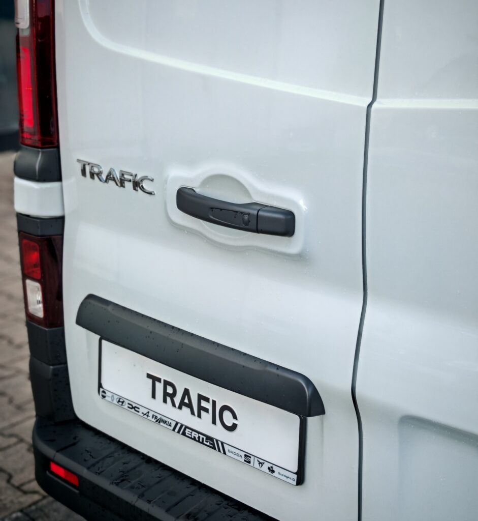 Renault Trafic Exposé-Bild 38