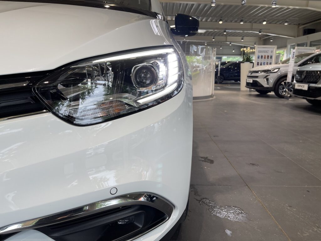 Renault Grand Scenic Exposé-Bild 4