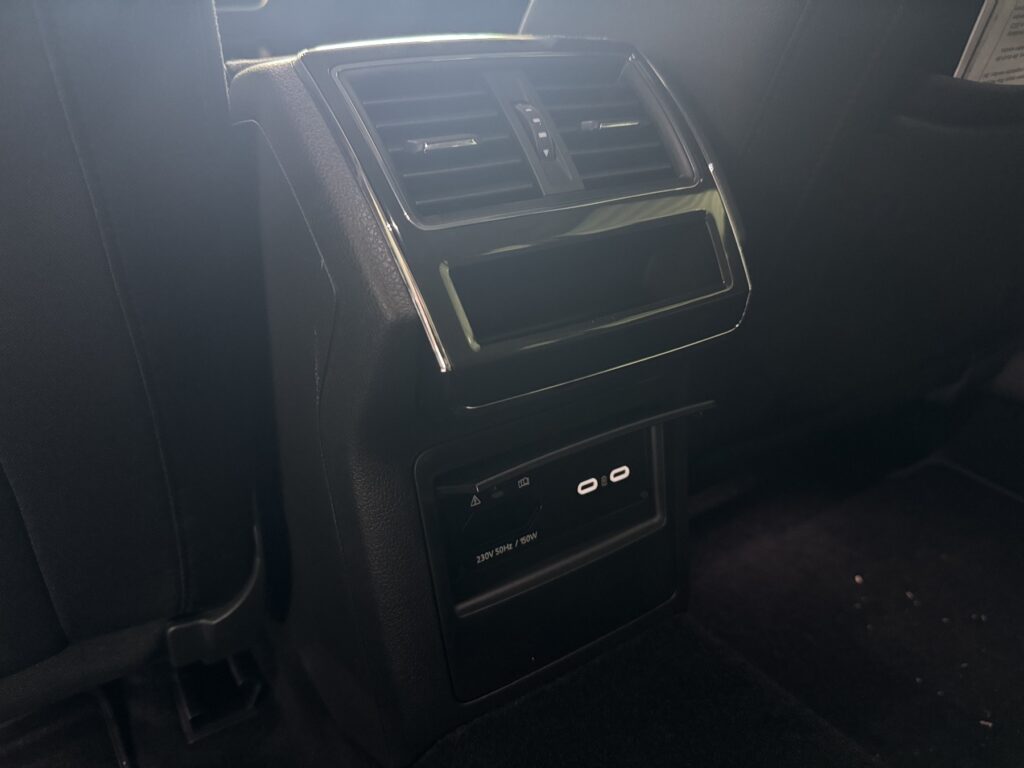 SKODA Superb Exposé-Bild 35