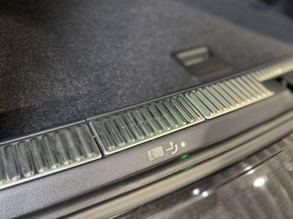 SKODA Superb Exposé-Bild 37