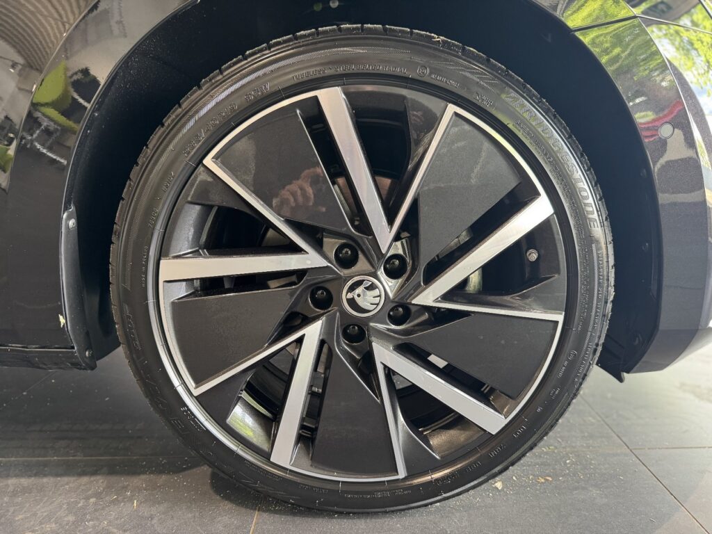 SKODA Superb Exposé-Bild 42