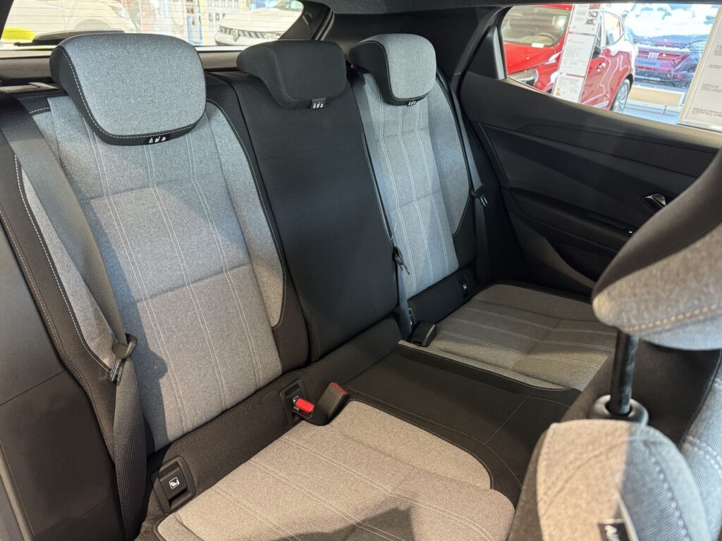 Renault Megane E-TECH Exposé-Bild 7